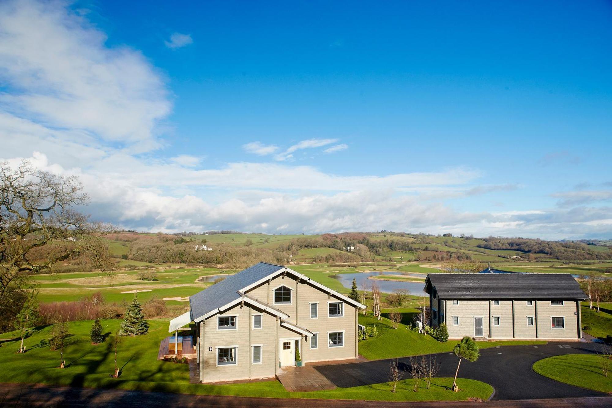 ניופורט Hunter Lodges By Celtic Manor מראה חיצוני תמונה