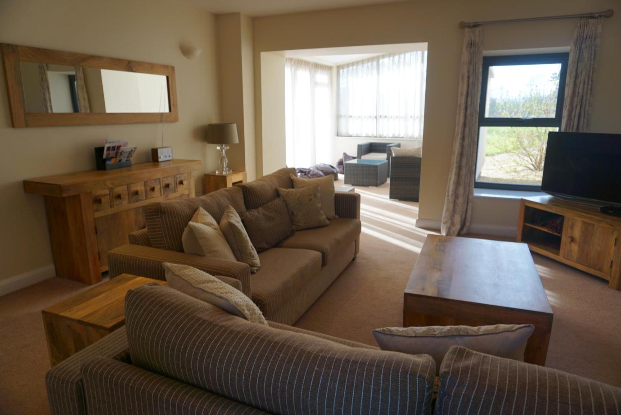 ניופורט Hunter Lodges By Celtic Manor מראה חיצוני תמונה