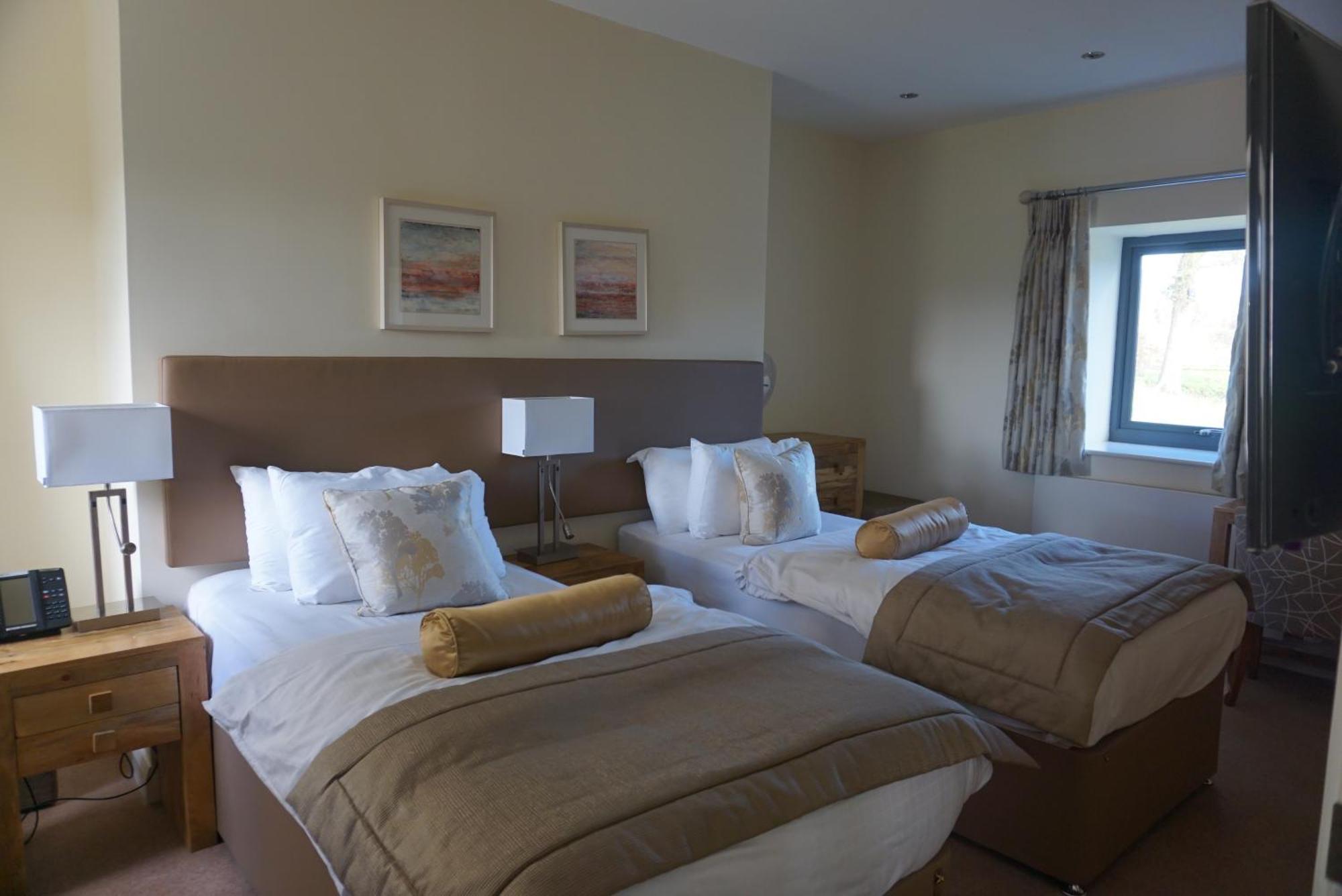 ניופורט Hunter Lodges By Celtic Manor מראה חיצוני תמונה